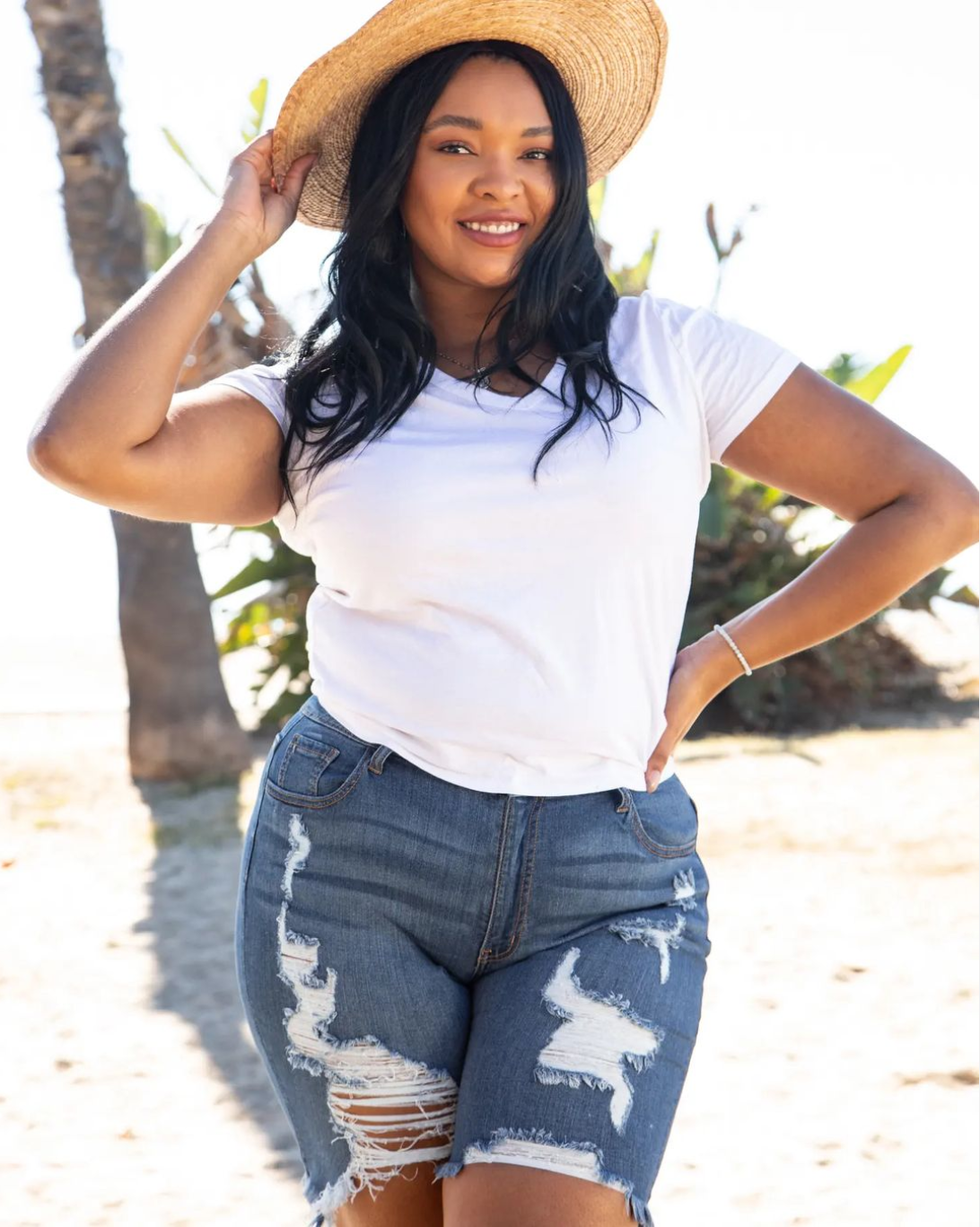 Jessica - High Rise Heavy Destructed Bermuda